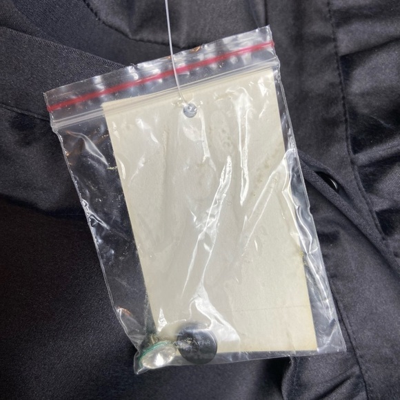 Sutton Studio Woman’s  Black Silk Blouse, 8 - Picture 9 of 10